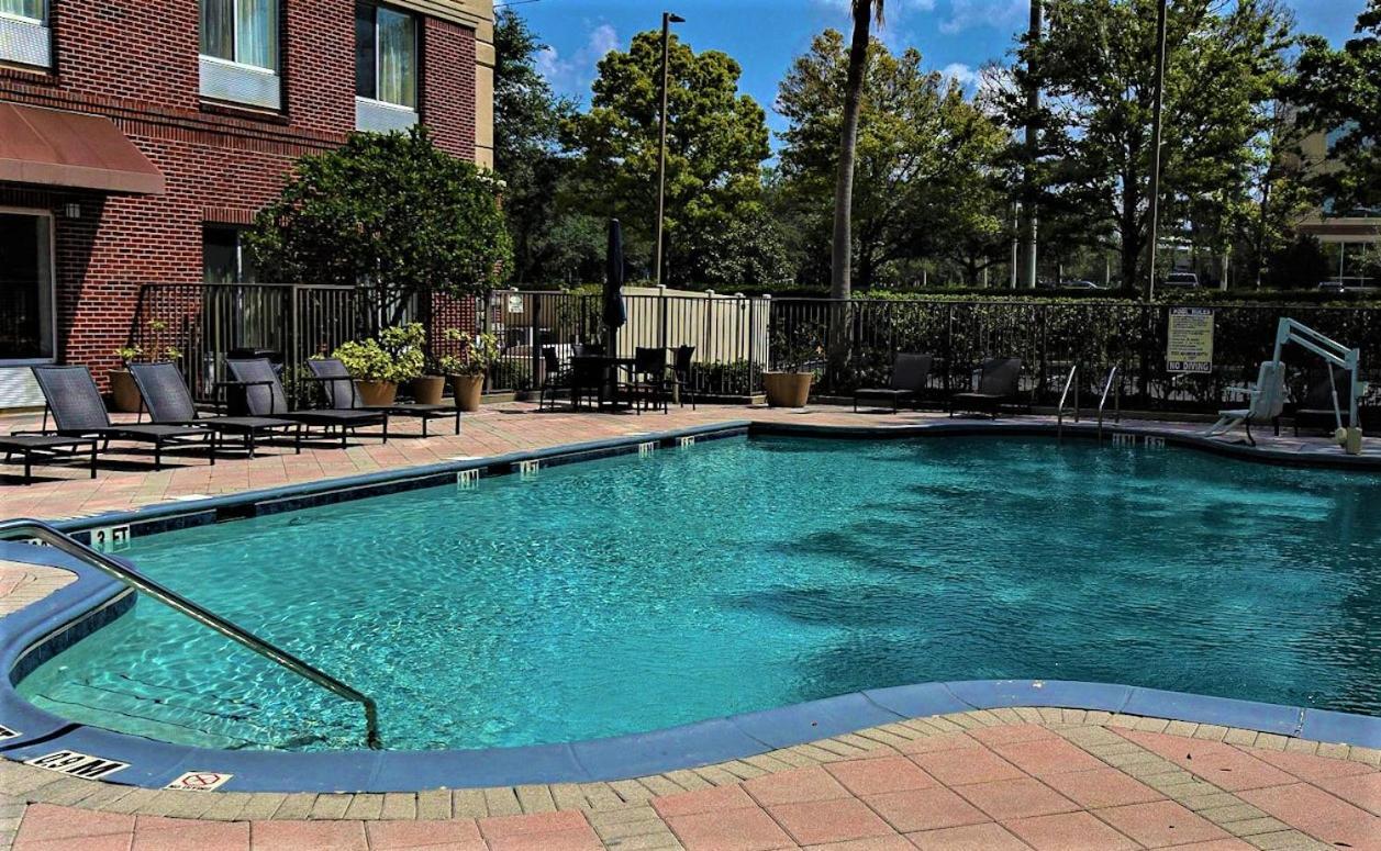 Hilton Garden Inn Tampa East Brandon Exterior foto