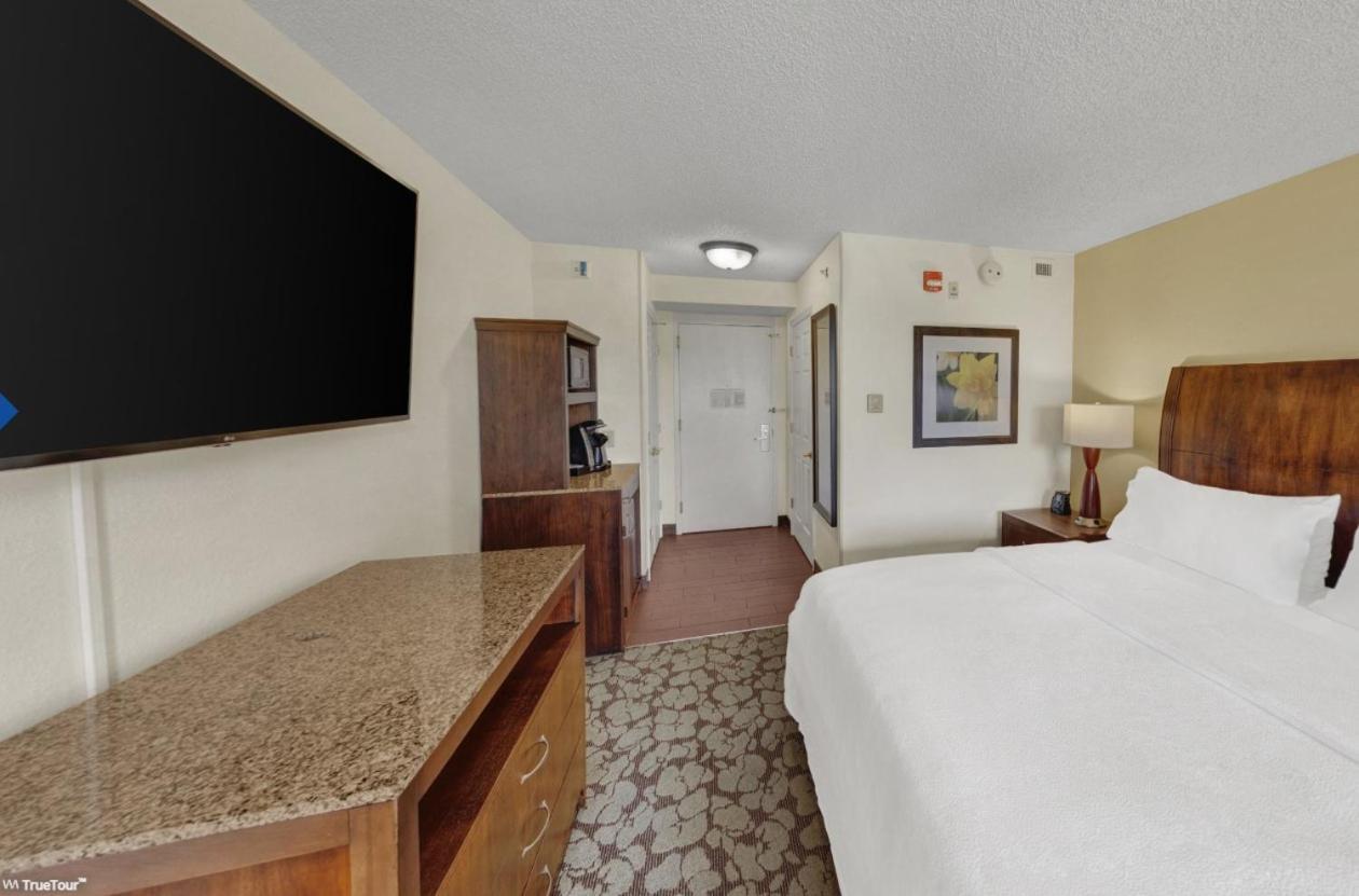 Hilton Garden Inn Tampa East Brandon Exterior foto